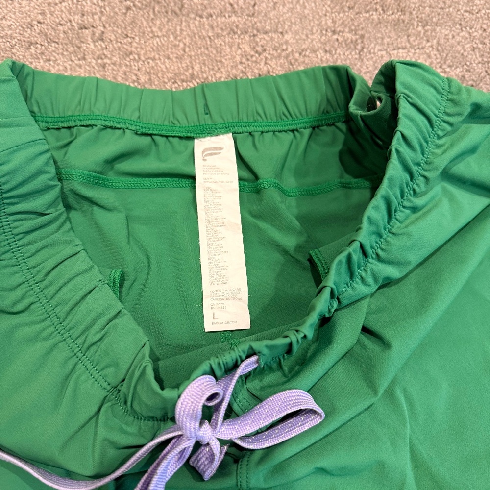 Fabletics Men's Green The One Short 5IN - Picture 4 of 4